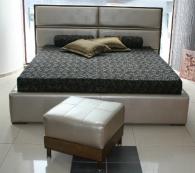Тапицирана луксозна спалня  